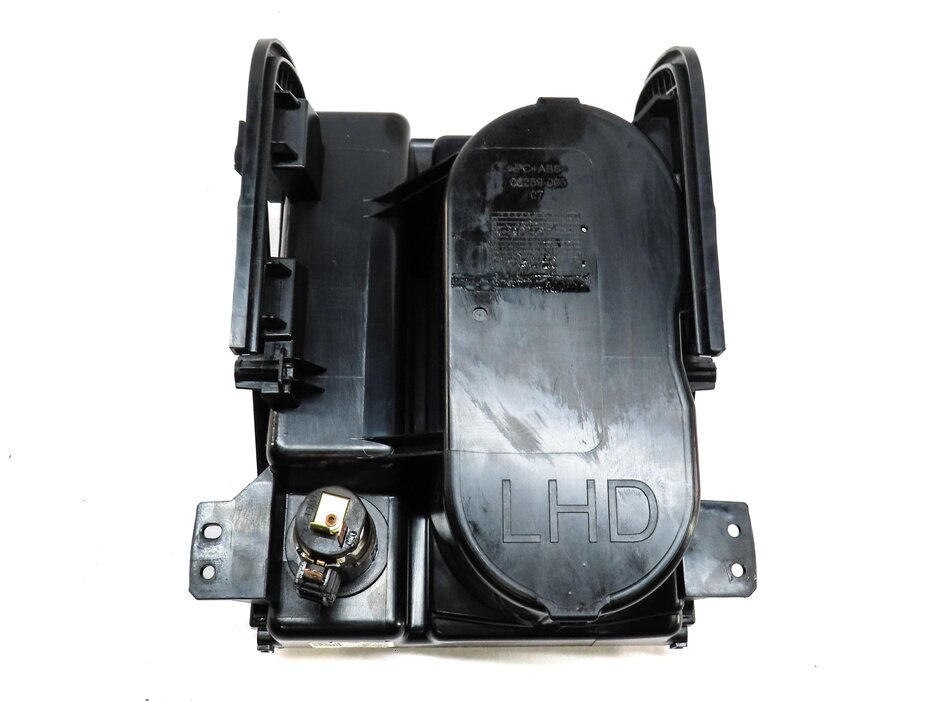 Thumbnail 5: 2013 LAND RANGE ROVER EVOQUE (L538) FRONT CENTER CONSOLE CUP HOLDER & 12V SOCKET