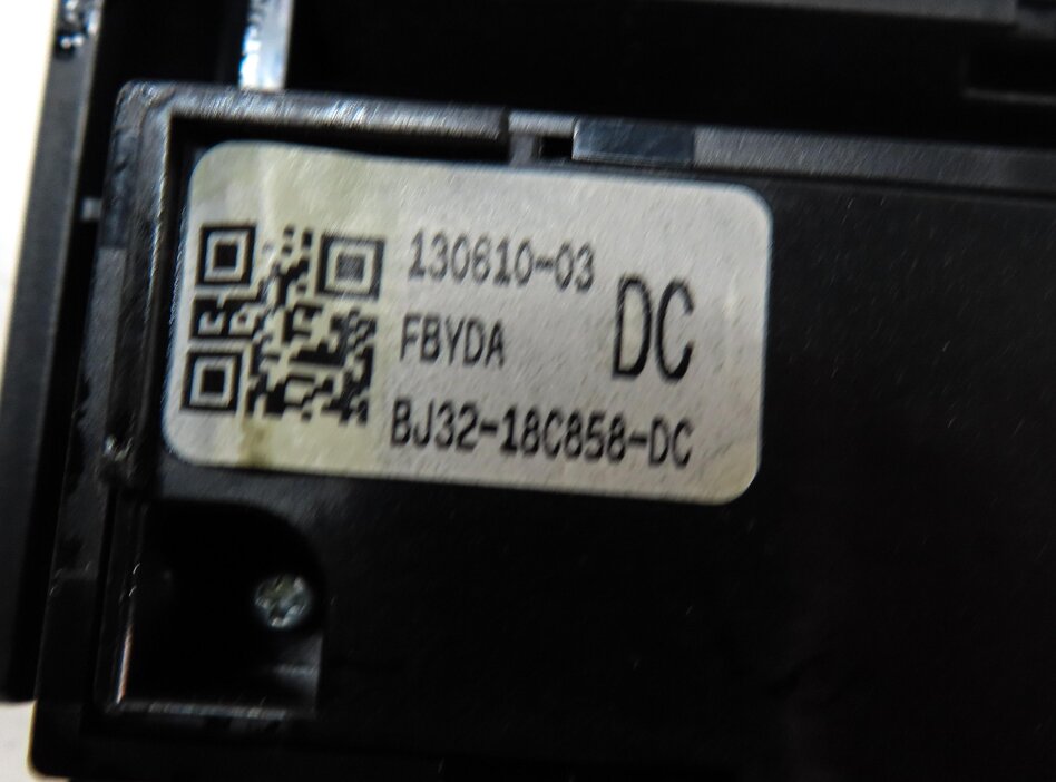 Thumbnail 7: 12-15 RANGE ROVER EVOQUE (L538) RADIO STEREO NAVIGATION SWITCH PANEL SCREEN TRIM
