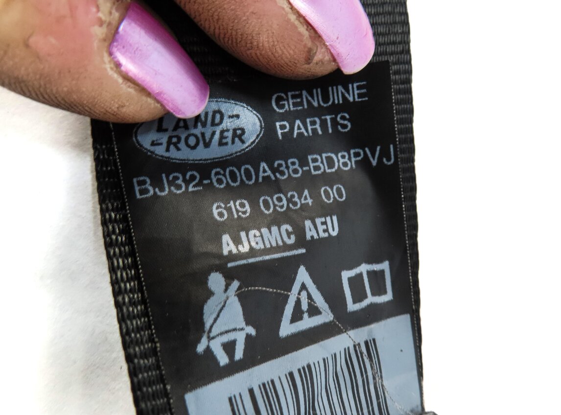 Thumbnail 5: 2013 LAND RANGE ROVER EVOQUE (L538) REAR CENTER SEATBELT RETRACTOR w/ BUCKLE