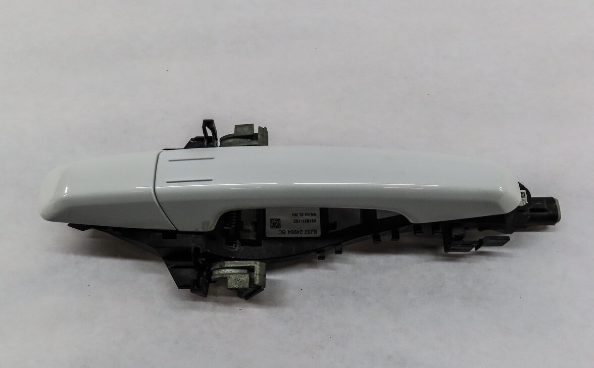 Thumbnail 2: 12-17 RANGE ROVER SPORT EVOQUE (L405 L494) RIGHT REAR PASSIVE DOOR HANDLE WHITE