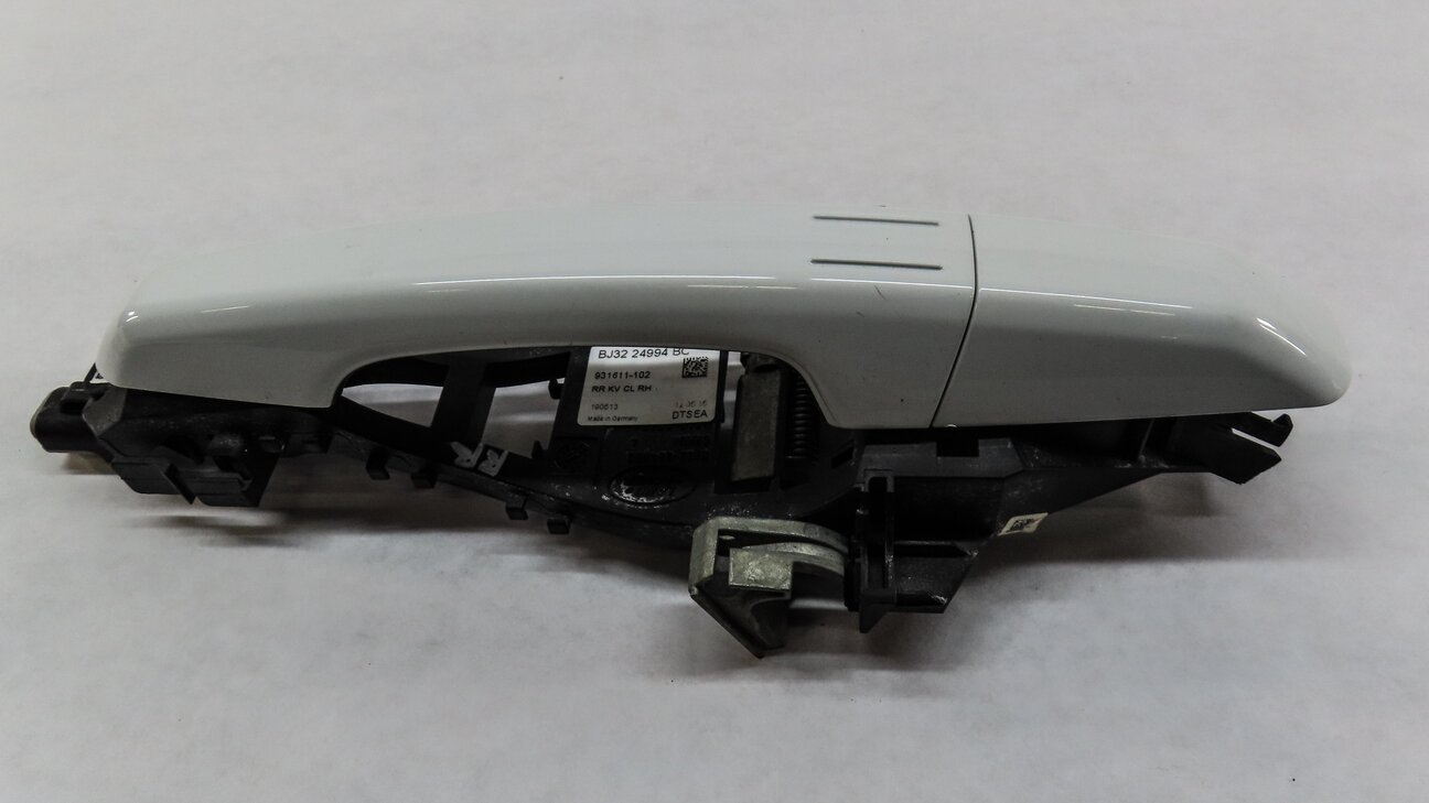 Thumbnail 3: 12-17 RANGE ROVER SPORT EVOQUE (L405 L494) RIGHT REAR PASSIVE DOOR HANDLE WHITE