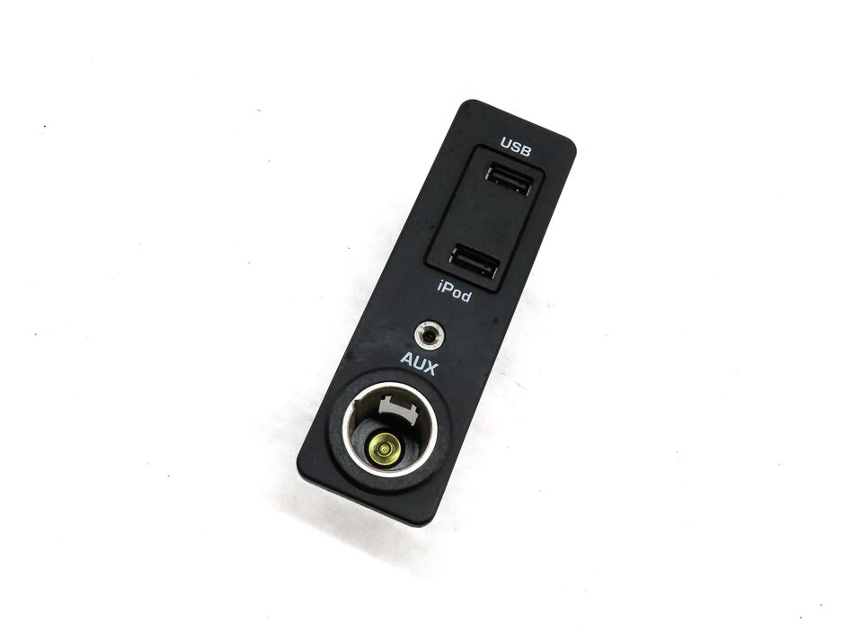 2013 LAND RANGE ROVER EVOQUE (L538) AUXILIARY AUX I-POD USB JACK INPUT 12v PANEL