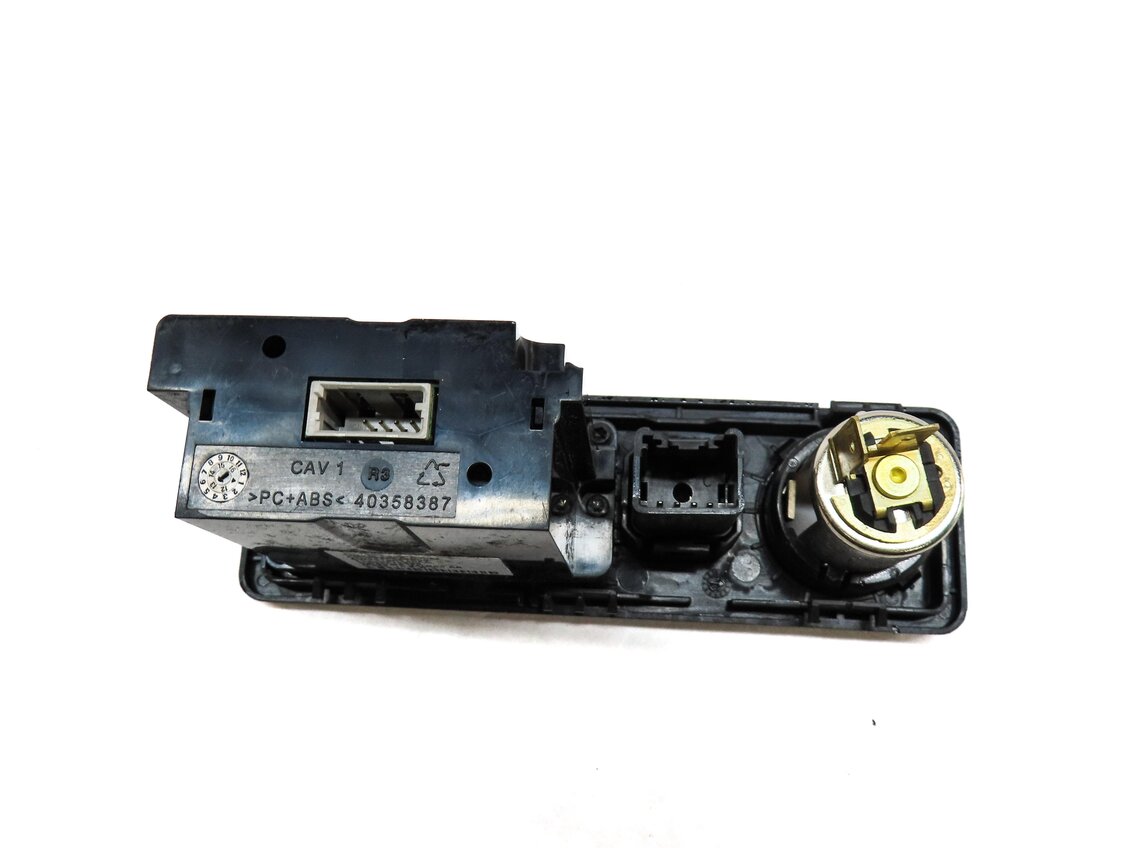Thumbnail 3: 2013 LAND RANGE ROVER EVOQUE (L538) AUXILIARY AUX I-POD USB JACK INPUT 12v PANEL