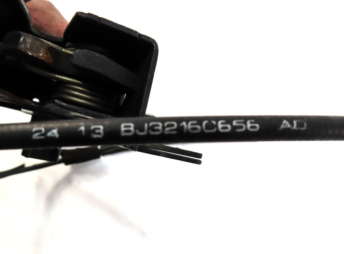 Thumbnail 7: 2013 LAND RANGE ROVER EVOQUE (L538) HOOD LEFT & RIGHT LOWER LOCK LATCH w/ CABLE