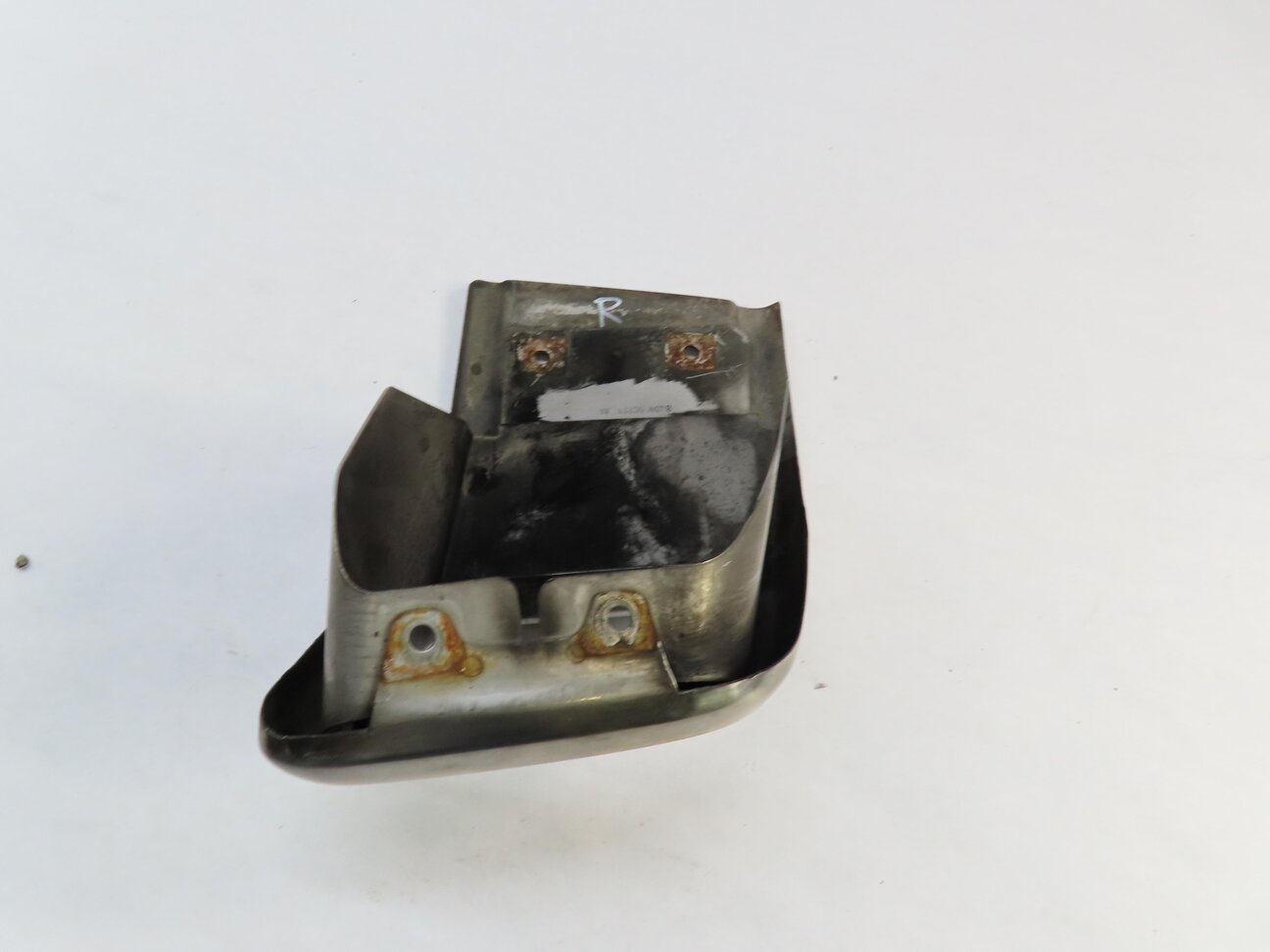Thumbnail 5: 12-17 RANGE ROVER EVOQUE (L538) RIGHT PASSENGER REAR EXHAUST TIP TRIM (SILVER)