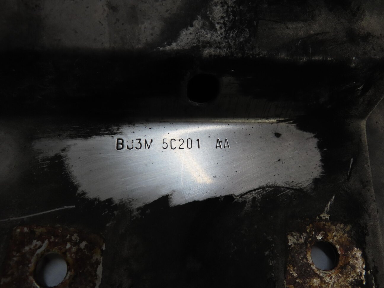 Thumbnail 6: 12-17 RANGE ROVER EVOQUE (L538) RIGHT PASSENGER REAR EXHAUST TIP TRIM (SILVER)