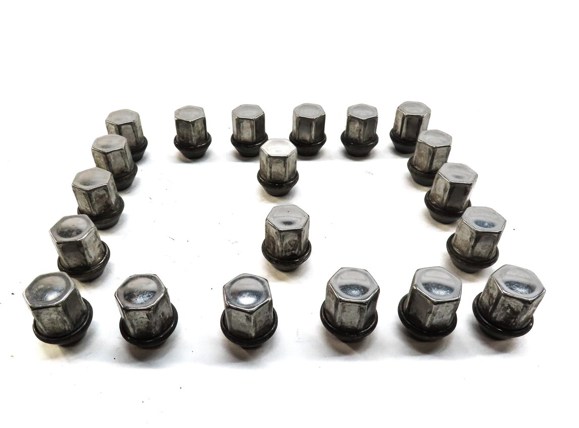 Thumbnail 2: 2008-2020 LAND ROVER LR2 DISCOVERY SPORT RANGE ROVER EVOQUE VALAR LUG NUT SET/20