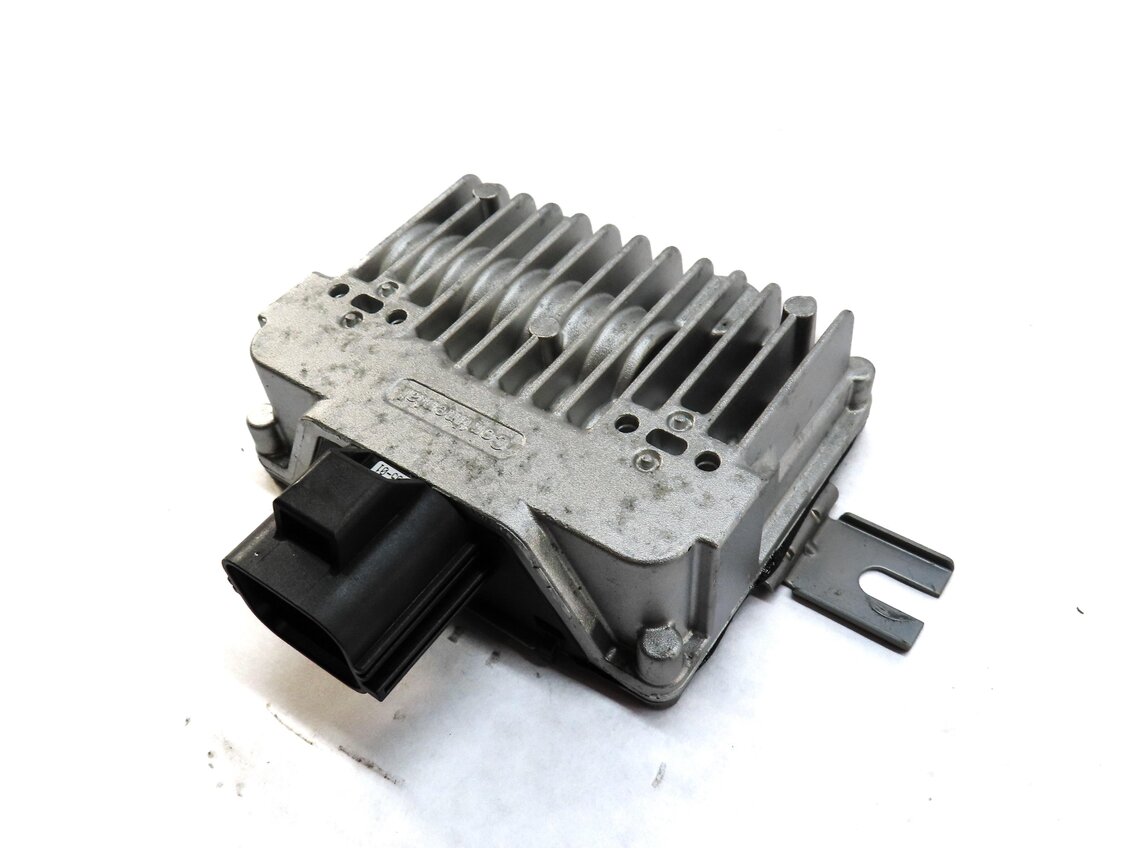 Thumbnail 2: 2010-2015 LR2 LR4 EVOQUE RANGE ROVER SPORT (L320 L538) FUEL PUMP CONTROL MODULE
