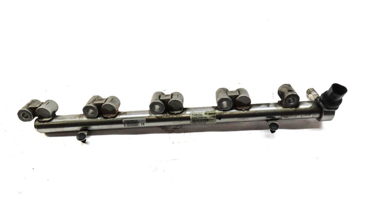 Thumbnail 2: 2013 LAND RANGE ROVER EVOQUE L538 2.0L TURBO ENGINE FUEL RAIL w/ LINES & SENSOR