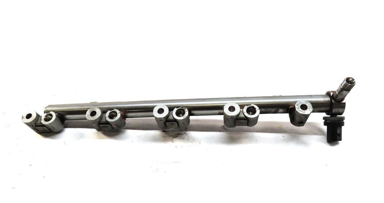 Thumbnail 3: 2013 LAND RANGE ROVER EVOQUE L538 2.0L TURBO ENGINE FUEL RAIL w/ LINES & SENSOR