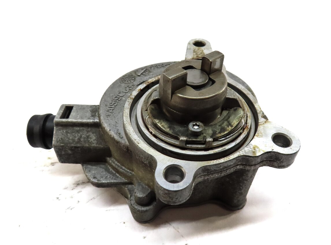 Thumbnail 3: 12-17 JAGUAR XE XF / RANGE ROVER EVOQUE DISCOVERY LR2 - 2.0L BRAKE VACUUM PUMP