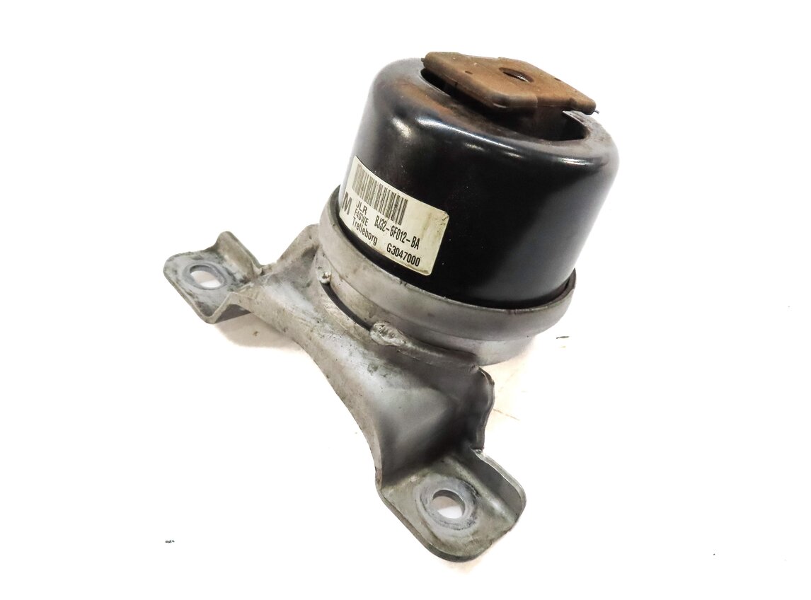 Thumbnail 2: 2013 LAND RANGE ROVER EVOQUE (L538) 2.0L TURBO ENGINE RIGHT MOTOR MOUNT BRACKET