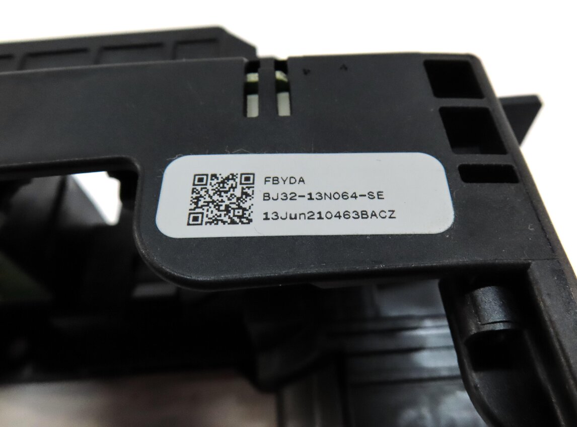 Thumbnail 5: 2013 LAND RANGE ROVER EVOQUE L538 STEERING COLUMN CONNECTOR MODULE BJ3213N064SE