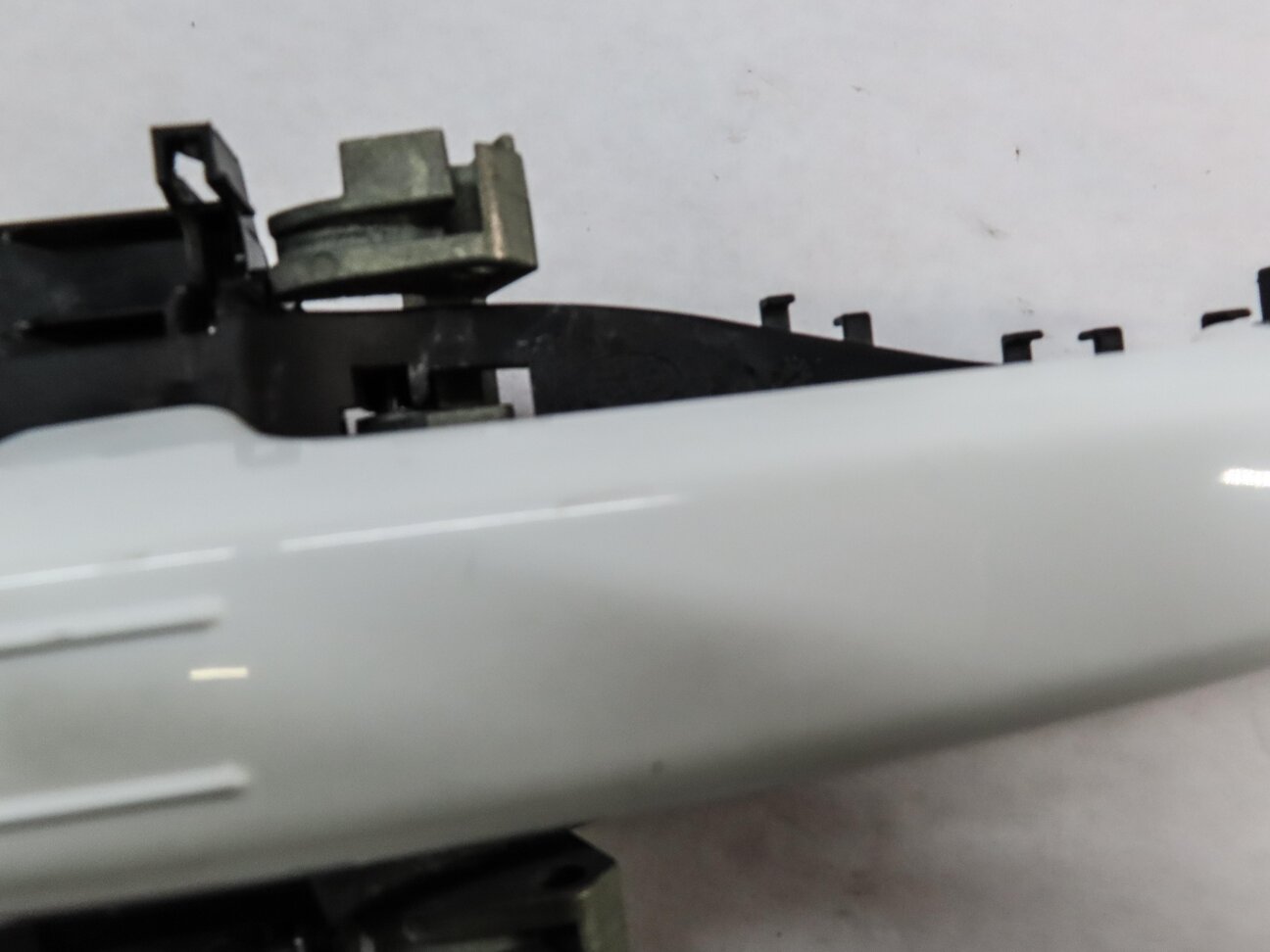 Thumbnail 8: 12-17 RANGE ROVER SPORT EVOQUE (L405 L494 L538) DRIVER PASSIVE DOOR HANDLE WHITE