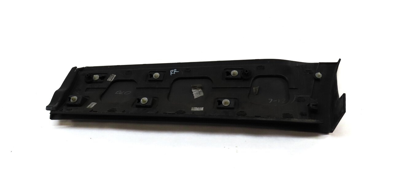 Thumbnail 4: 2013 LAND RANGE ROVER EVOQUE (L538) REAR RIGHT LOWER DOOR TRIM MOULDING (WHITE)