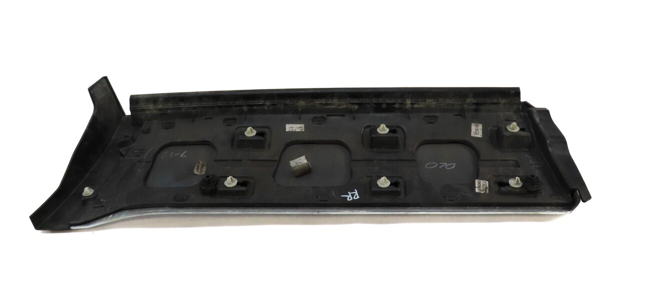 Thumbnail 5: 2013 LAND RANGE ROVER EVOQUE (L538) REAR RIGHT LOWER DOOR TRIM MOULDING (WHITE)