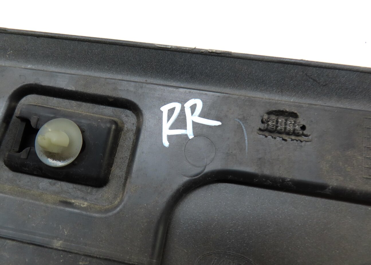 Thumbnail 6: 2013 LAND RANGE ROVER EVOQUE (L538) REAR RIGHT LOWER DOOR TRIM MOULDING (WHITE)