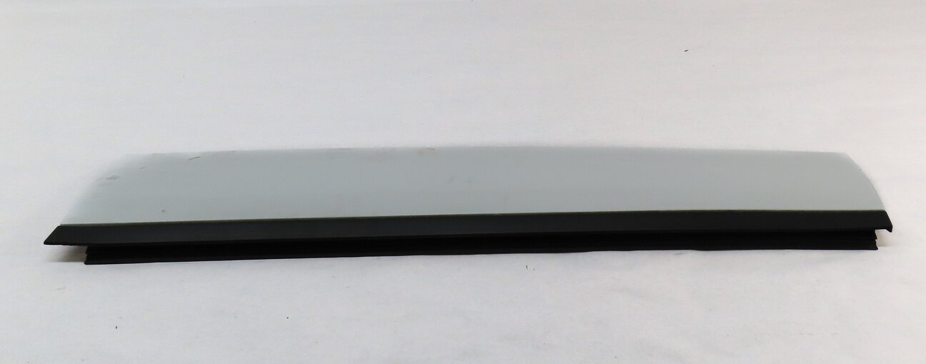 Thumbnail 2: 2013 LAND RANGE ROVER EVOQUE (L538) FRONT RIGHT LOWER DOOR TRIM MOULDING (WHITE)