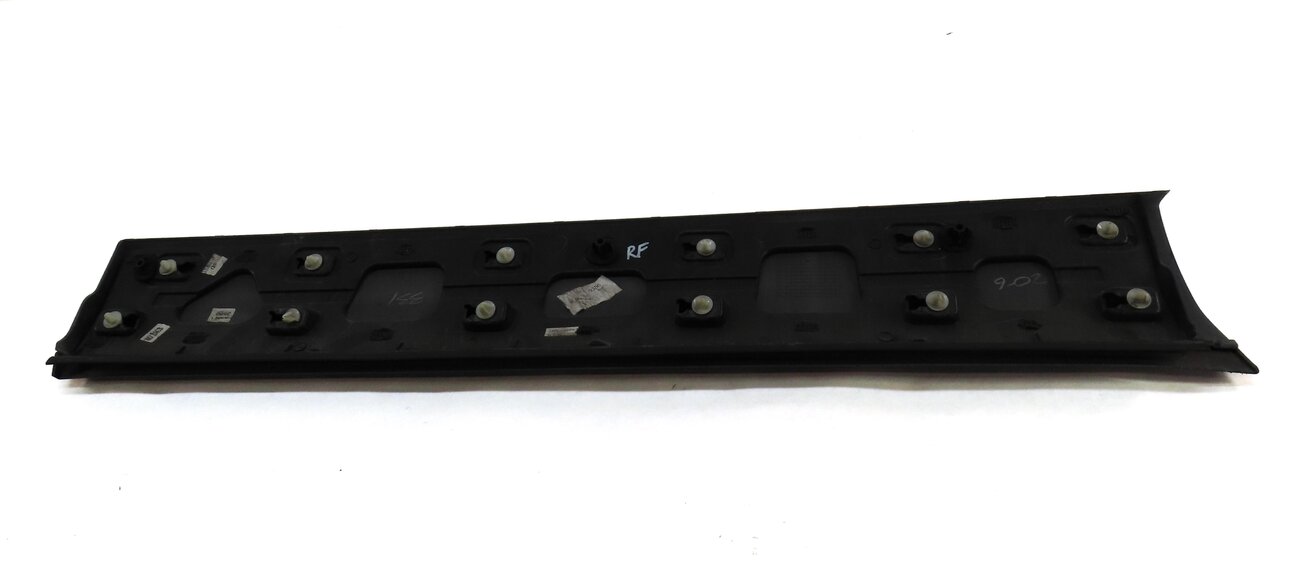 Thumbnail 4: 2013 LAND RANGE ROVER EVOQUE (L538) FRONT RIGHT LOWER DOOR TRIM MOULDING (WHITE)
