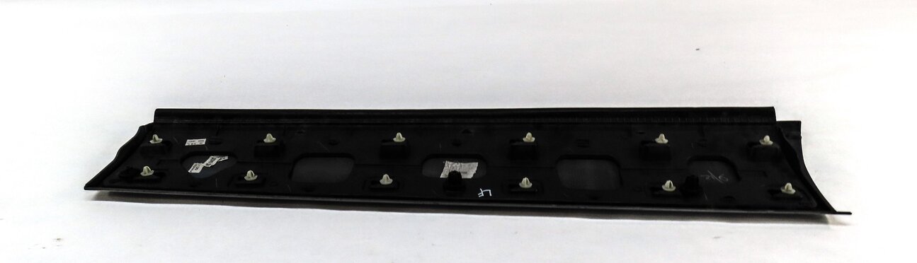 Thumbnail 5: 2013 LAND RANGE ROVER EVOQUE (L538) FRONT LEFT LOWER DOOR TRIM MOULDING (WHITE)