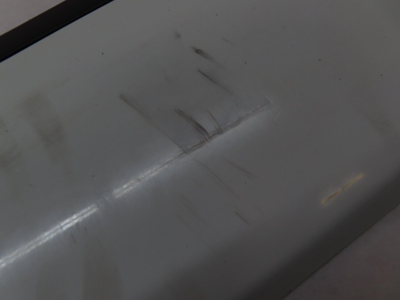 Thumbnail 8: 2013 LAND RANGE ROVER EVOQUE (L538) FRONT LEFT LOWER DOOR TRIM MOULDING (WHITE)
