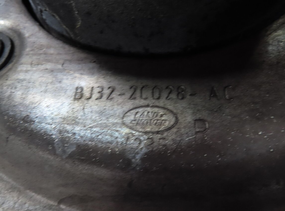 Thumbnail 7: 12-19 RANGE ROVER EVOQUE (L538) RIGHT PASSENGER REAR KNUCKLE WHEEL HUB w/ AXLE