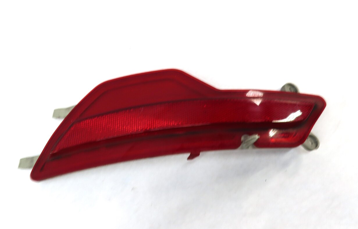 Thumbnail 2: 2009 BMW X6 (E71) REAR LEFT LOWER BUMPER REFLECTOR (RED) 63147179989
