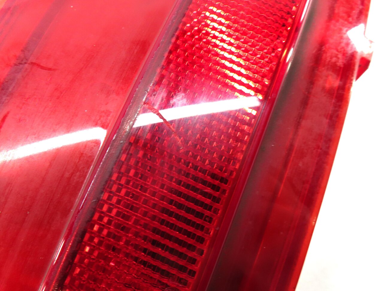 Thumbnail 4: 2009 BMW X6 (E71) REAR LEFT LOWER BUMPER REFLECTOR (RED) 63147179989