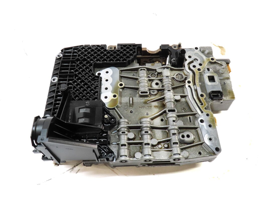Thumbnail 3: 2009-2010 BMW X6 (E71) X-Drive50i - 4.4L AUTOMATIC TRANSMISSION VALVE BODY
