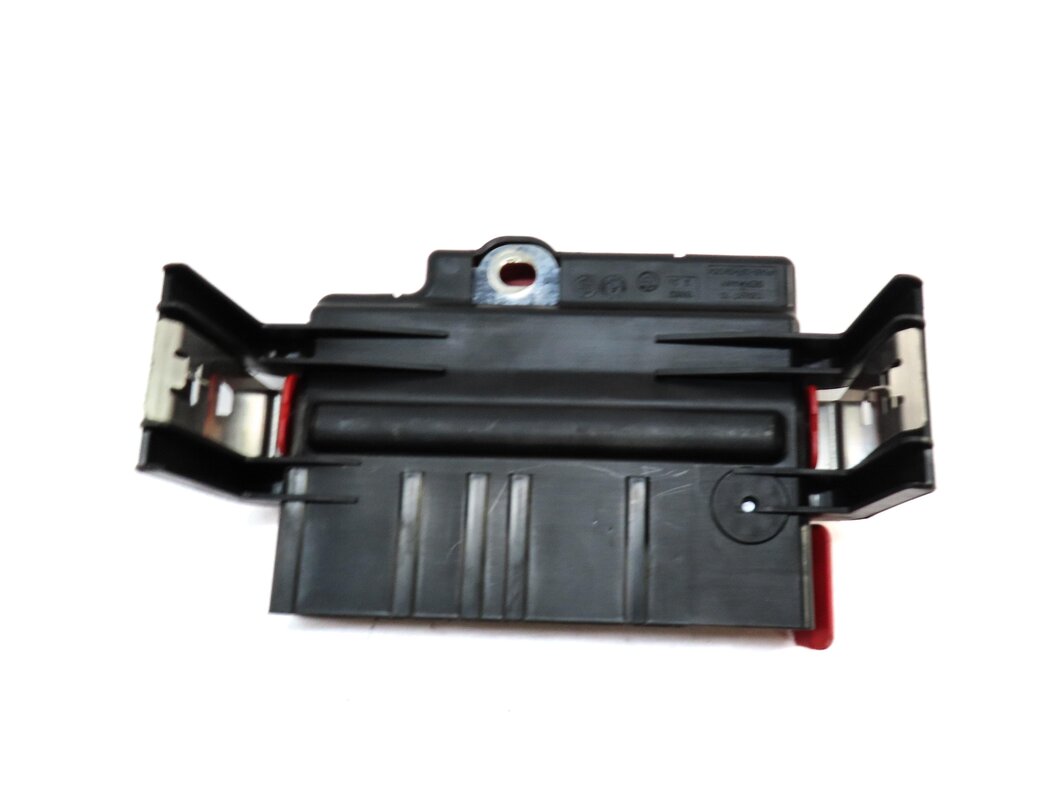 Thumbnail 3: 2009 BMW X6 (E71) POSITIVE BATTERY TERMINAL JUNCTION PLATE 61149178962