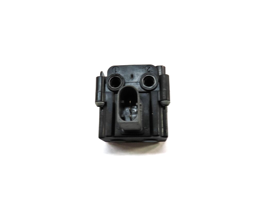 Thumbnail 3: 2009 BMW X6 (E71) AIR SUSPENSION TRANSFER RELIEF VALVE BLOCK EBMV0586A
