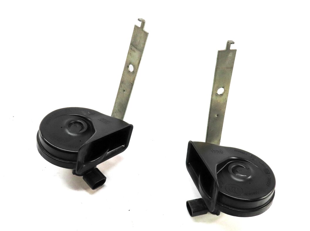 2007-2011 BMW X5 X6 (E70 E71 E72) HIGH & LOW TONE NOTE EMERGENCY SAFETY HORN SET