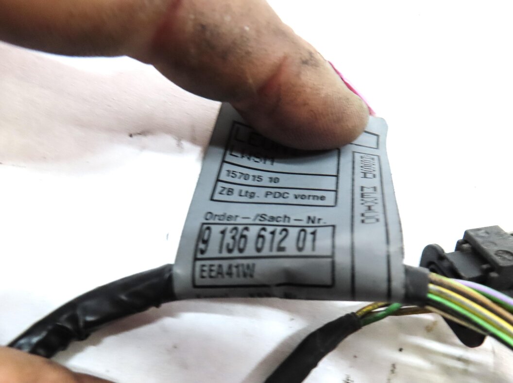 Thumbnail 4: 2009 BMW X6 (E71) FRONT PARK DISTANCE PDC SENSOR SET4 (BLACK 2) w/ WIRE HARNESS