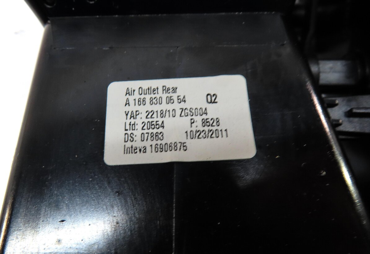 Thumbnail 5: 2012 MERCEDES ML350 (W166) REAR CENTER CONSOLE HVAC A/C HEATER AIR VENT (BLACK)