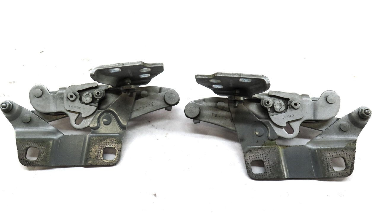 Thumbnail 3: 2012-2019 MERCEDES GL ML CLASS (W166 X166) FRONT HOOD HINGE SET (IRIDIUM SILVER)