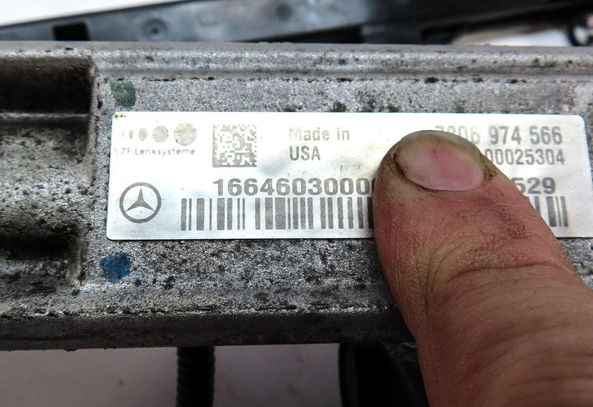 Thumbnail 9: 2012 MERCEDES ML350 ML550 (W166) POWER STEERING GEAR RACK & PINION ASSEMBLY