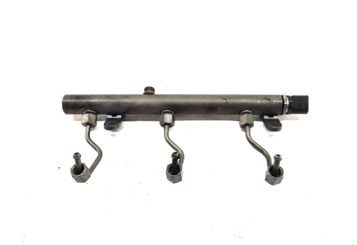 Thumbnail 3: 2012 MERCEDES ML350 (W166) 3.0L DIESEL OM642 ENGINE RIGHT FUEL RAIL w/ LINES