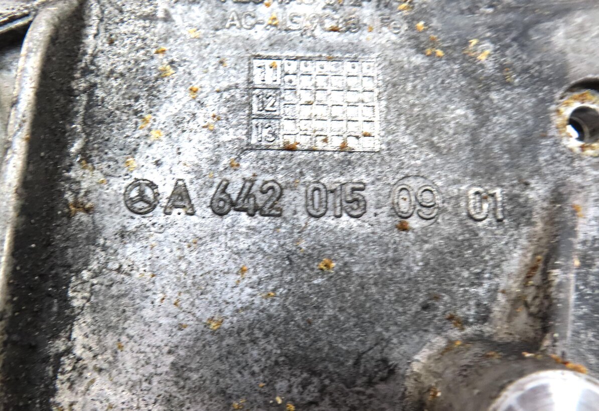 Thumbnail 5: 09-15 MERCEDES E GL ML S R (W164 W166 W212 X164 X166) 3.0L DIESEL TIMING COVER