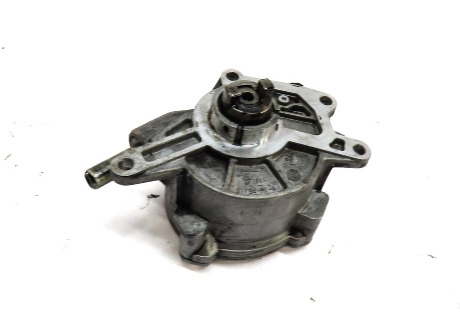 Thumbnail 2: 2012-2017 MERCEDES GL350 GLE350D GLS350D ML350 (W166 X166) DIESEL - VACUUM PUMP