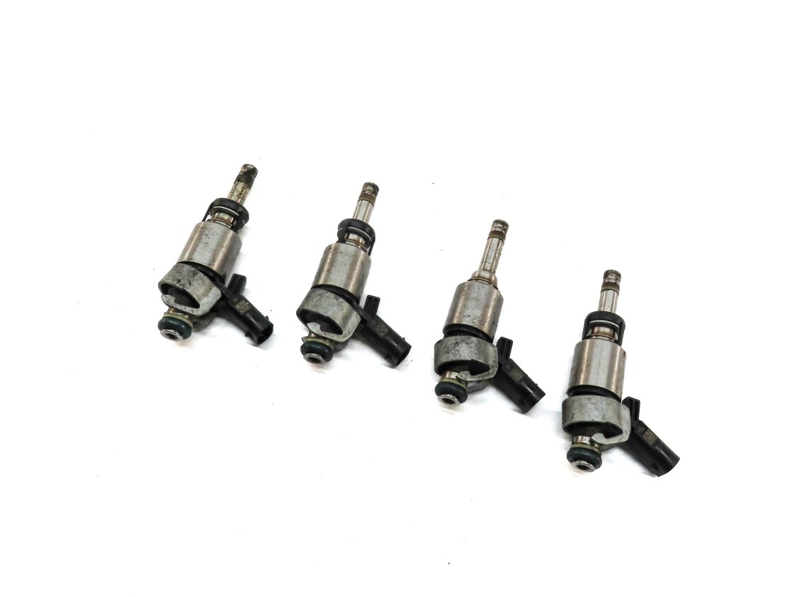 Thumbnail 1: 08-17 AUDI A3 A4 A5 A6 Q5 TT (8P B8 8K 8T 8R MK2 C7) 2.0L FSI FUEL INJECTOR SET4
