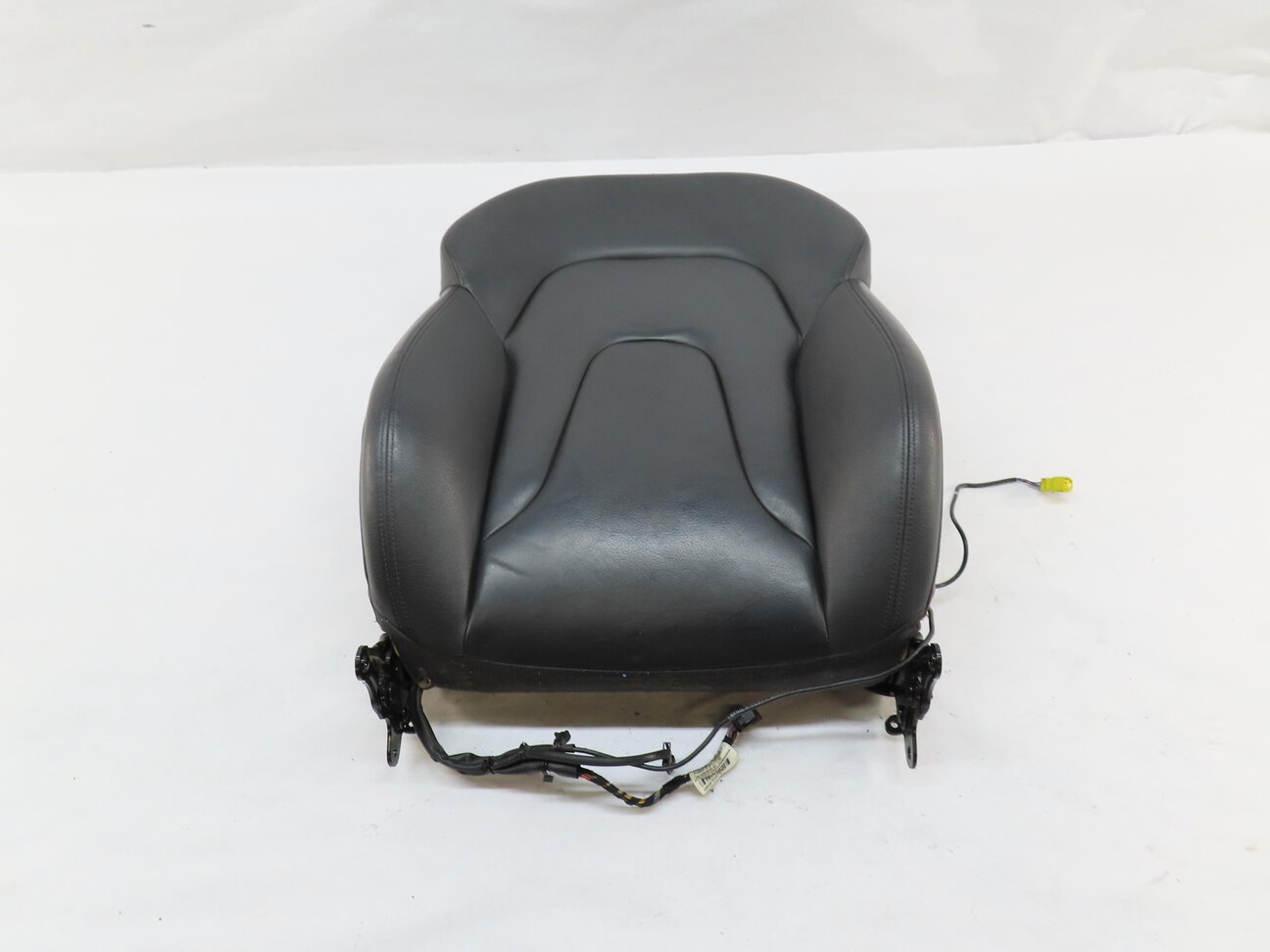 Thumbnail 2: 2016 AUDI A4 B8 8K FRONT RIGHT PASSENGER UPPER HEATED SPORT SEAT CUSHION (BLACK)