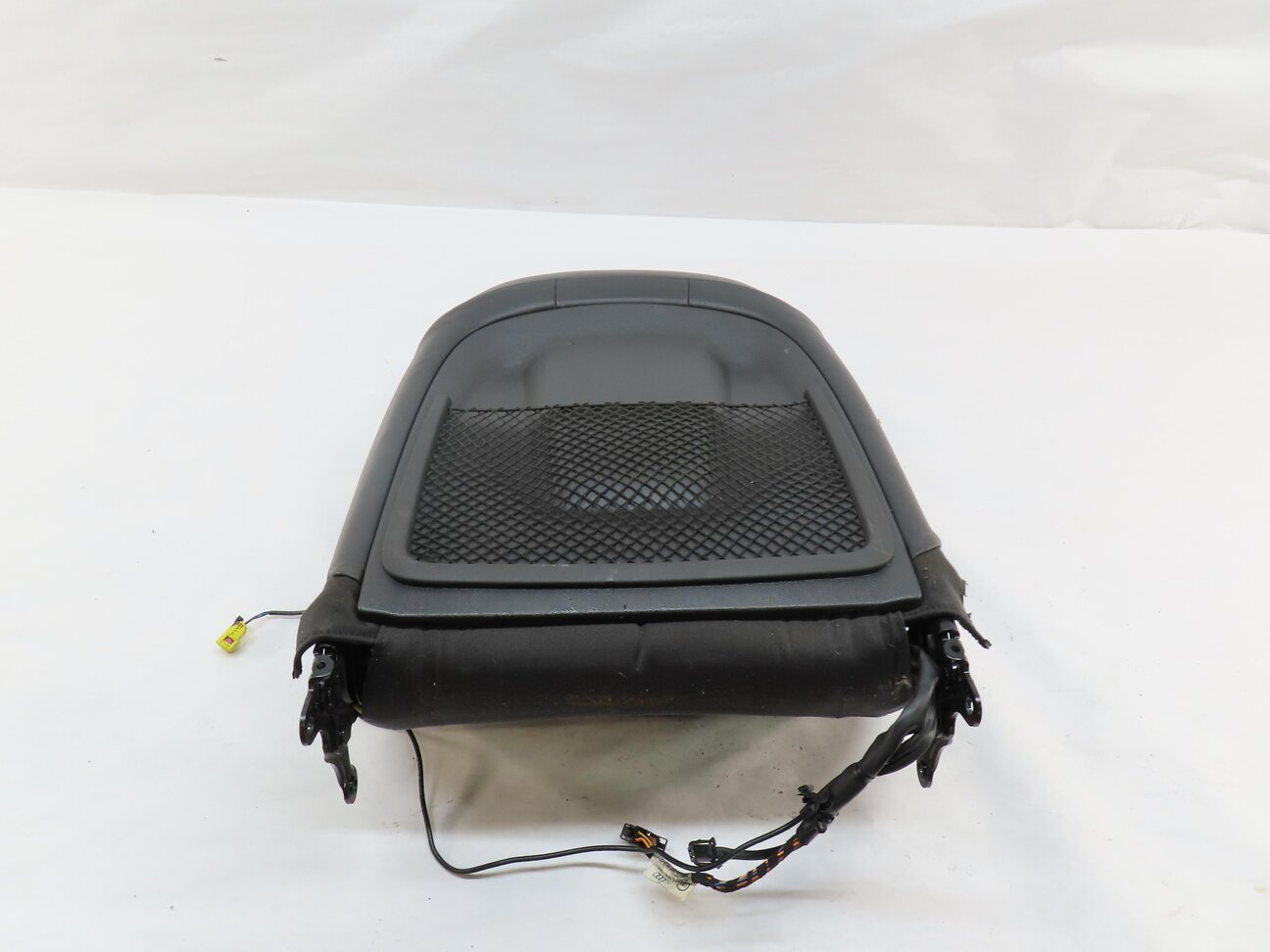 Thumbnail 5: 2016 AUDI A4 B8 8K FRONT RIGHT PASSENGER UPPER HEATED SPORT SEAT CUSHION (BLACK)