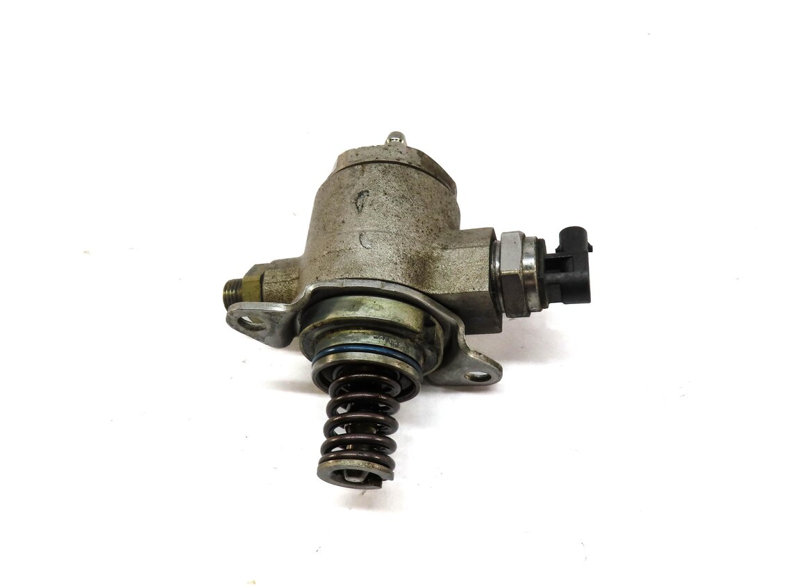 Thumbnail 4: 13-17 AUDI A4 A5 A6 Q5 TT (B8 C7 8K 8T 8R MK3) 2.0L ENGINE MECHANICAL FUEL PUMP