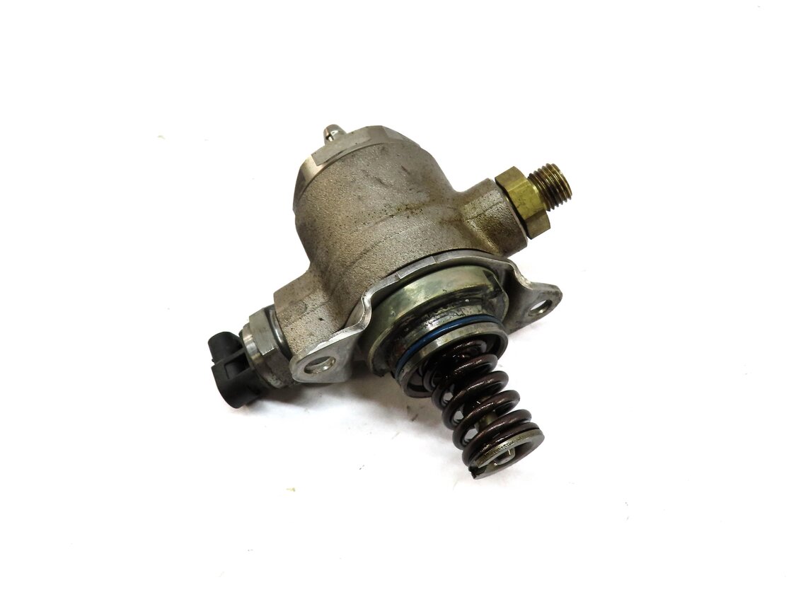 Thumbnail 5: 13-17 AUDI A4 A5 A6 Q5 TT (B8 C7 8K 8T 8R MK3) 2.0L ENGINE MECHANICAL FUEL PUMP