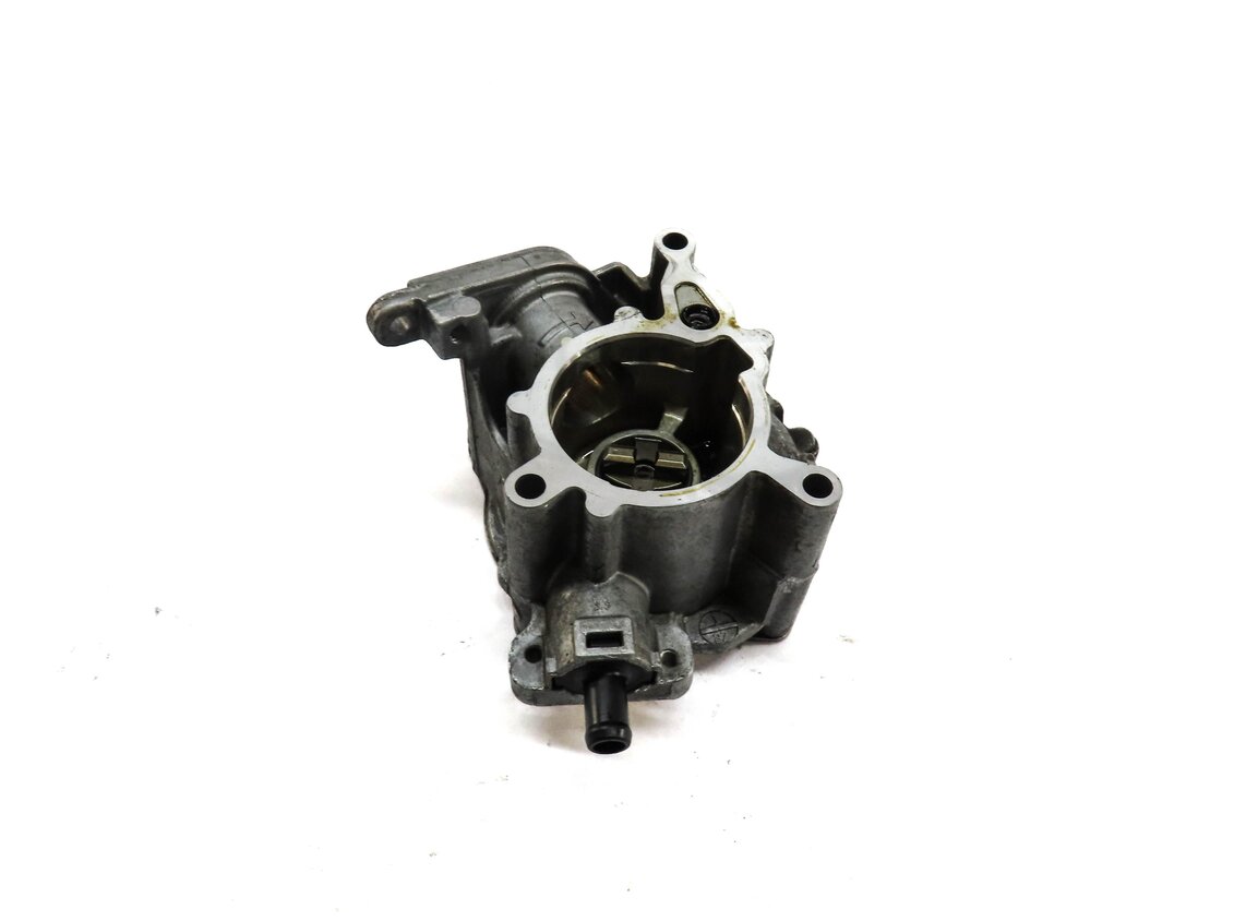 Thumbnail 1: 2009-2017 AUDI A4 A5 A6 (B8 8T 8K C7) 2.0L TURBO ENGINE BRAKE VACUUM PUMP