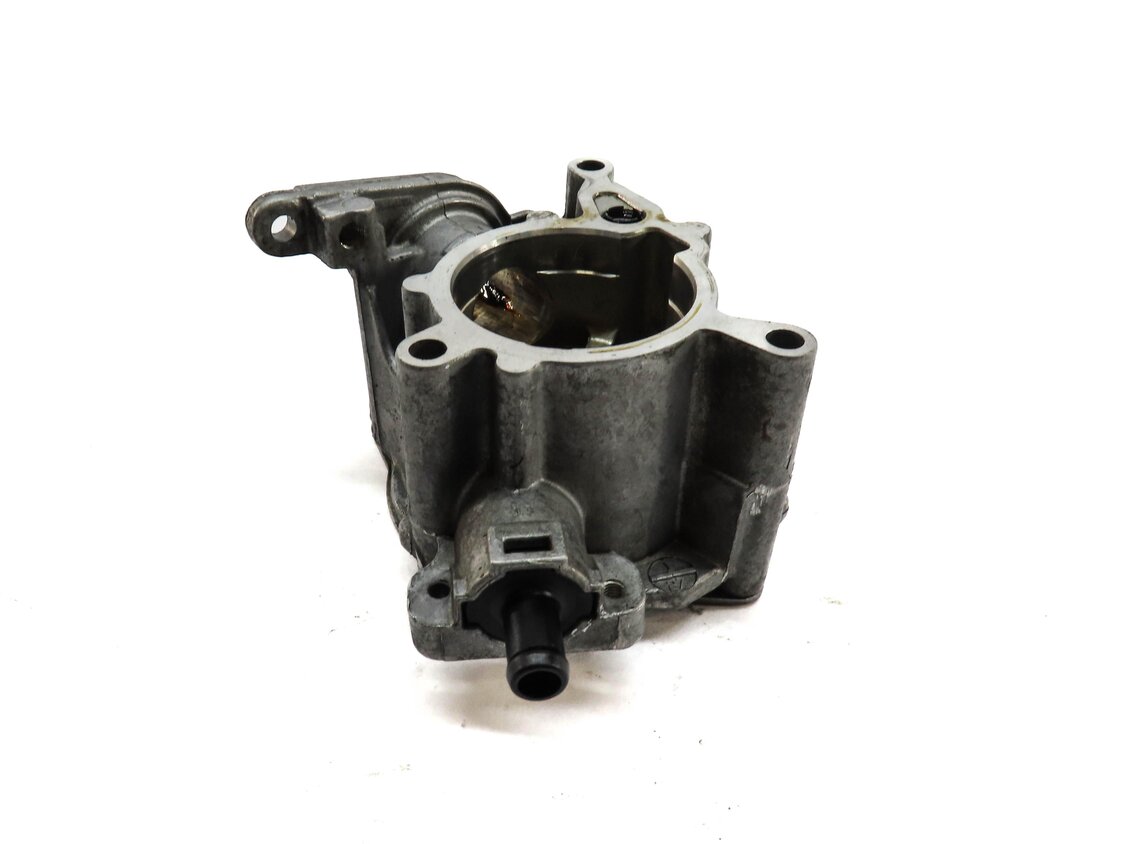 Thumbnail 2: 2009-2017 AUDI A4 A5 A6 (B8 8T 8K C7) 2.0L TURBO ENGINE BRAKE VACUUM PUMP