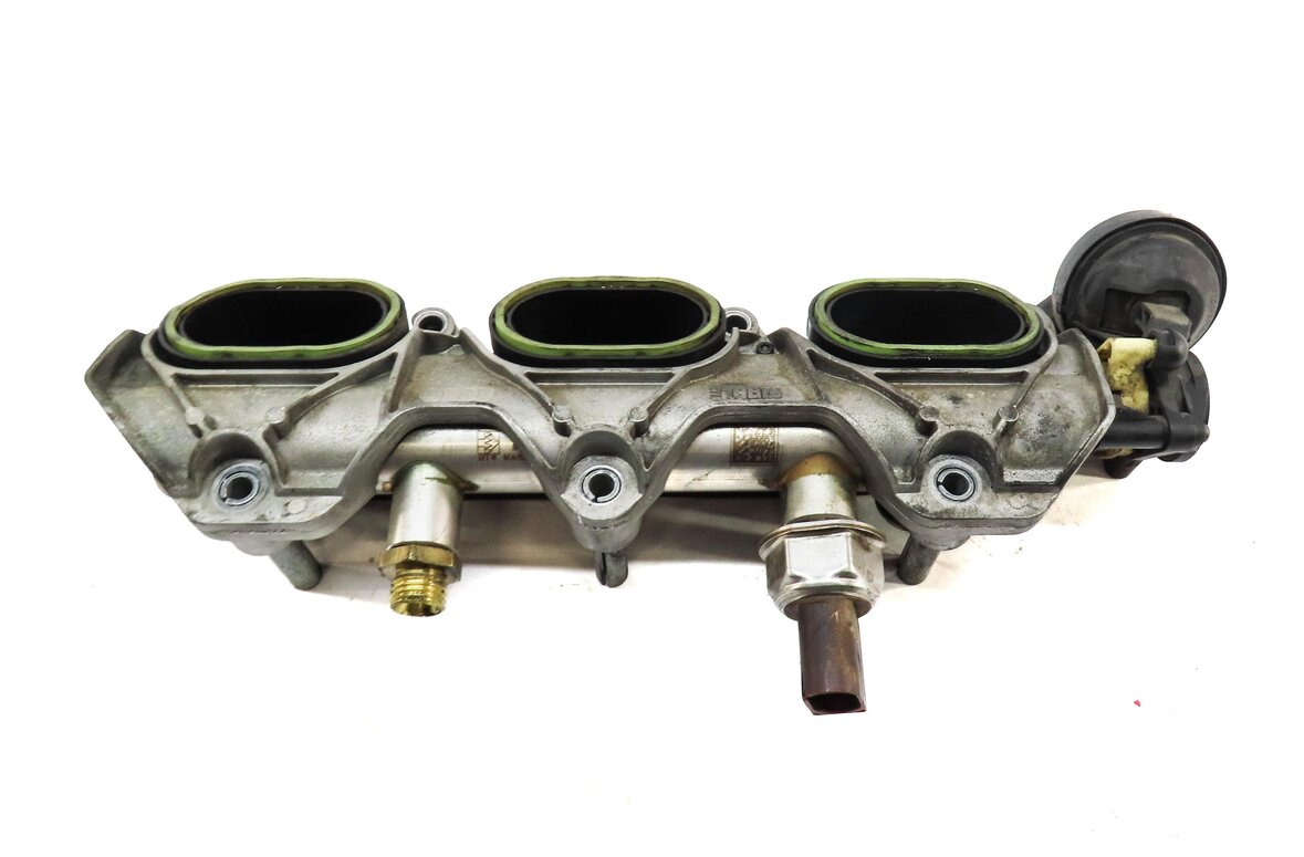 Thumbnail 3: 2010 AUDI S4 (B8 8K) 3.0L SUPER CCBA ENGINE LEFT SIDE LOWER INTAKE MANIFOLD