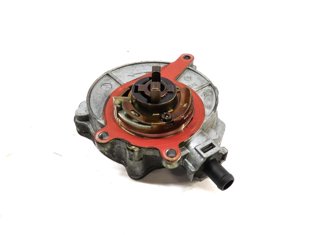 Thumbnail 2: 2012-2017 AUDI A6 A7 Q5 S4 S6 RQ5 TOUAREG - 3.0L ENGINE BRAKE VACUUM PUMP