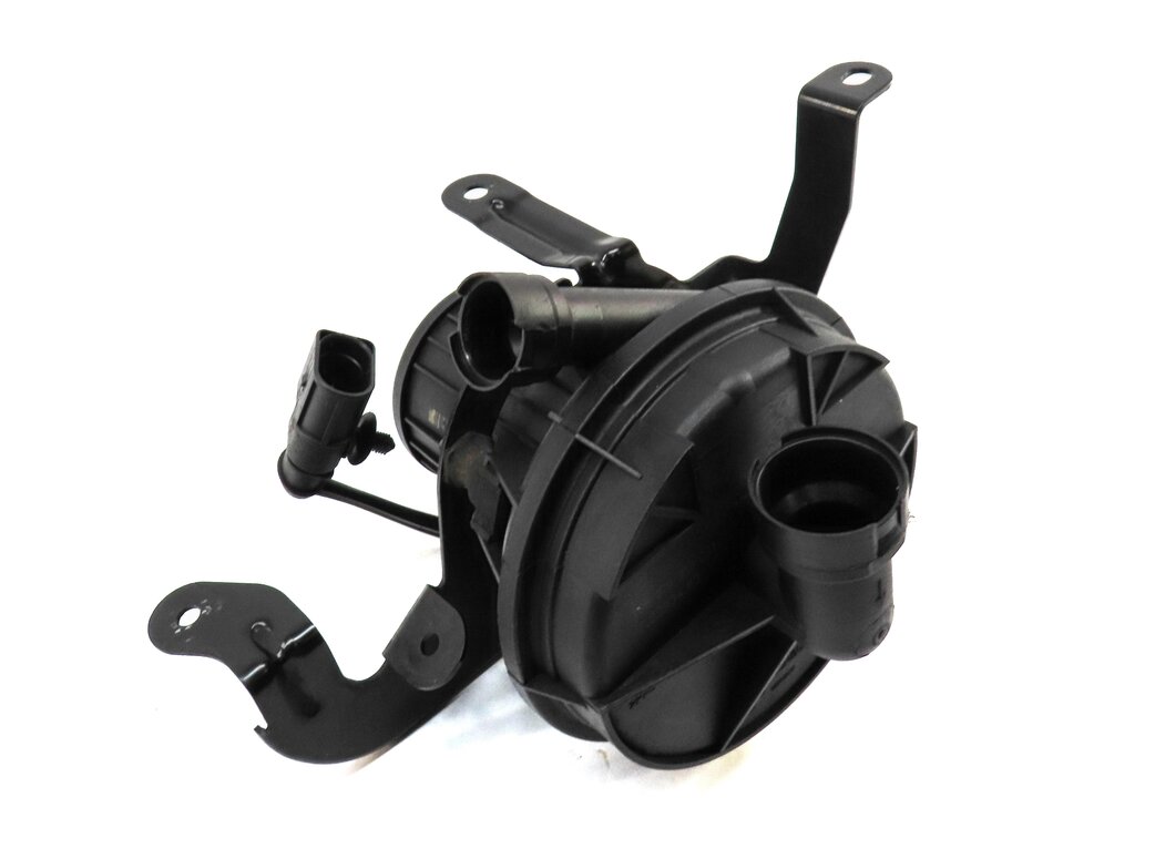 Thumbnail 1: 2010 AUDI S4 (B8 8K) 3.0L SUPERCHARGED CCBA ENGINE AIR INJECTION SECONDARY PUMP