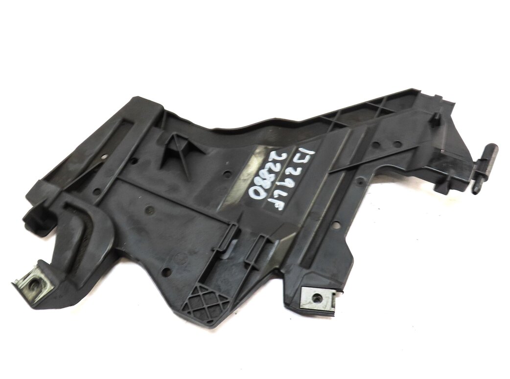 Thumbnail 3: 2010 AUDI S4 B8 8K FRONT LEFT LOWER HEADLIGHT MOUNTING MOUNT BRACKET 1301073033